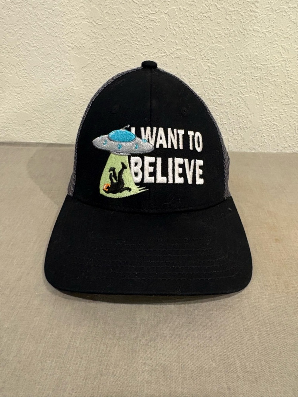 Bigfoot UFO Alien Abduction Hat I Want To Believe Snapback Sasquatch Cryptid Cap